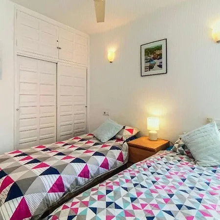 Stunning Townhouse With Panoramic Sea Views شاليه نيرخا