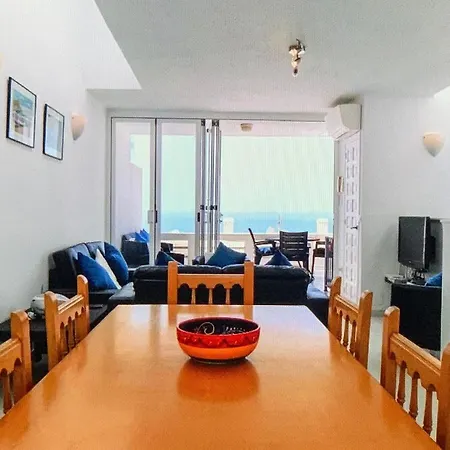 Stunning Townhouse With Panoramic Sea Views Alpstuga *